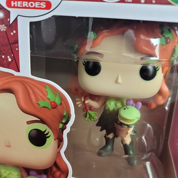 Poison Ivy funko # 528 (nib) With pop protector - Picture 3 of 7